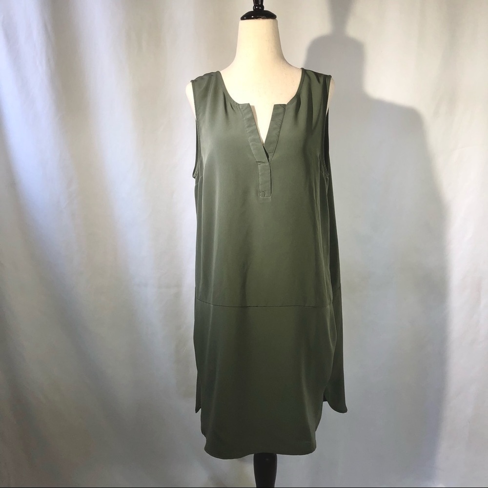 Gap Factory army green split neck popover dress M